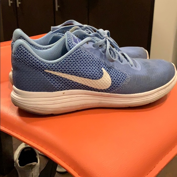 Nike womens sneakers - Picture 2 of 4
